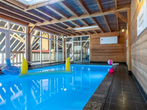 Exclusieve vakantiewoning inclusief privé binnenzwembad, bubbelbad & sauna