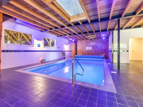 Vakantiehuis inclusief privé binnenzwembad, sauna & bubbelbad