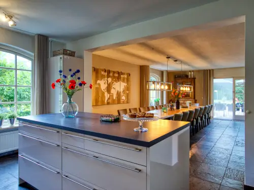 Luxe vakantievilla met sauna, bubbelbad en recreatiekelder