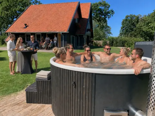 Luxe familiehuis met hottub op een nostalgisch Twents erf